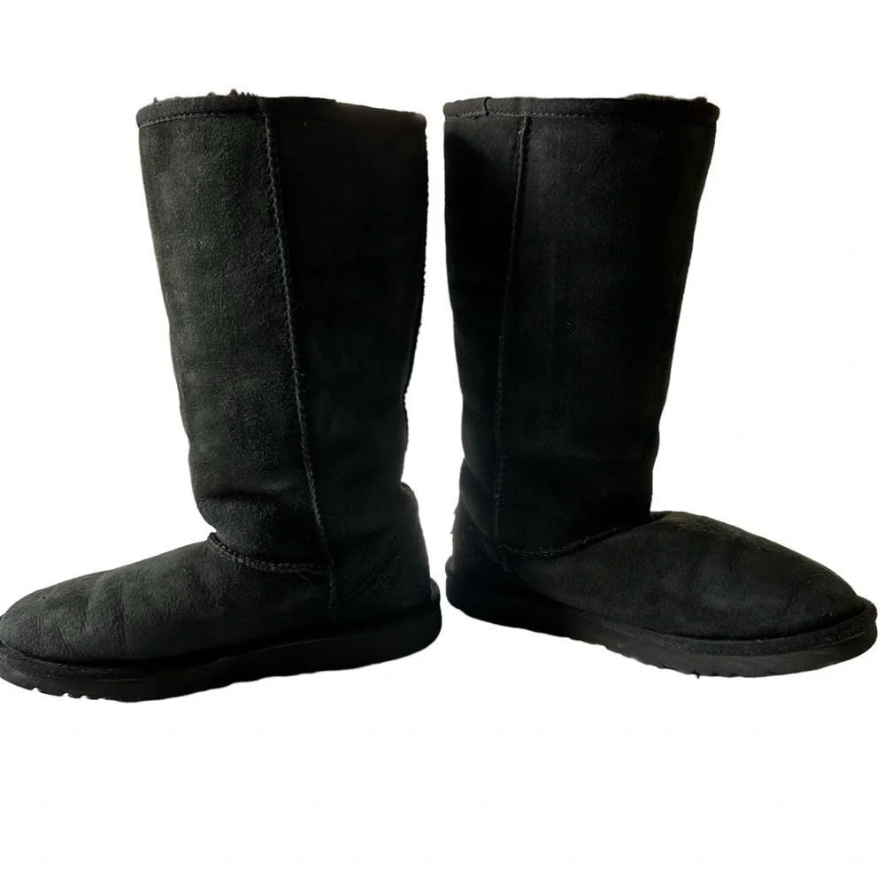 UGG CLASSIC TALL BOOTS BLACK SIZE 3